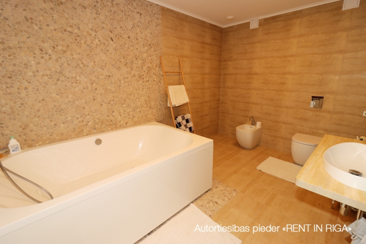 Izīrē māju, Bernātu iela 33, Jūrmala, Asari / 2 400 € 15