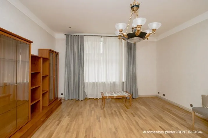 Izīrē dzīvokli, Strēlnieku iela 2a, Rīga, Labais krasts, Centrs / 1 200 € 12