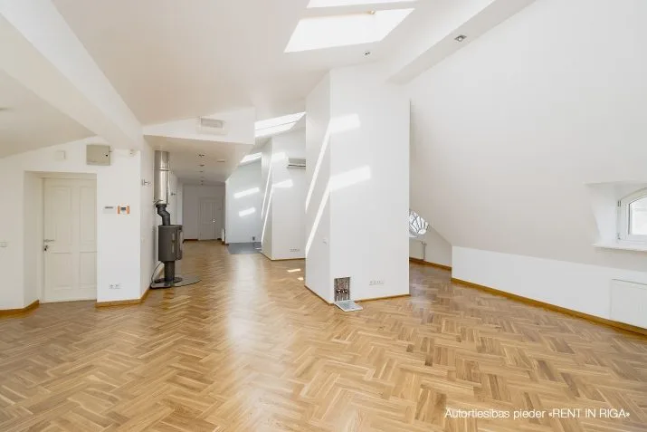 Pārdod dzīvokli, Valdemāra iela 23, Rīga, Labais krasts, Centrs / 410 000 € 11