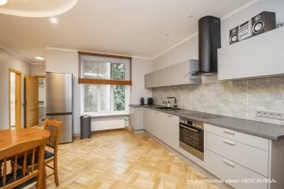 Izīrē dzīvokli, Skolas iela 4, Rīga, Centrs / 1500 € 3