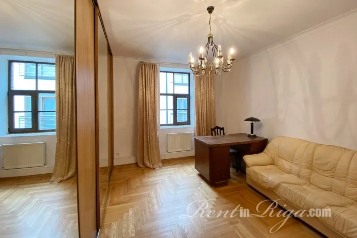 Raiņa bulvāris 3 3