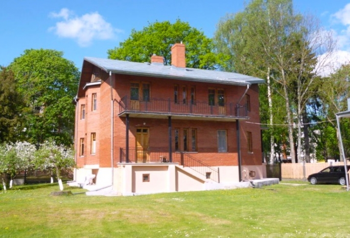 Jāņa Pliekšāna iela 93 1
