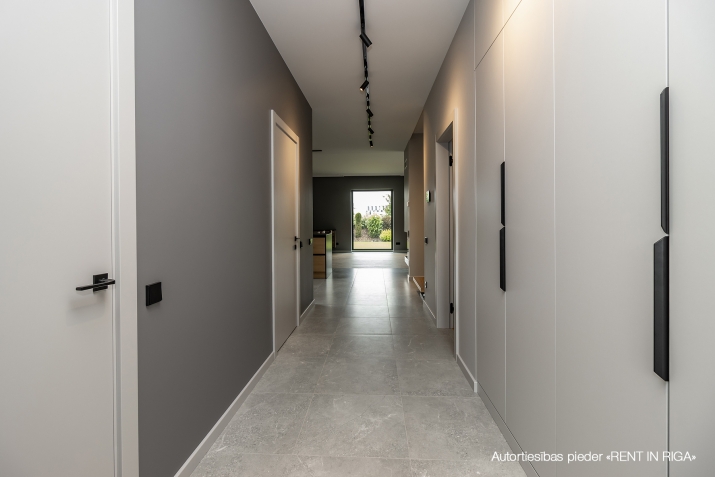 Izīrē māju, Jomas iela 4, Babītes novads, Babītes pagasts / 4 000 € 10