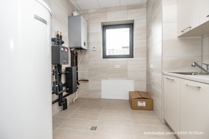 Izīrē māju, Jomas iela 4, Babītes novads, Babītes pagasts / 4 000 € 33