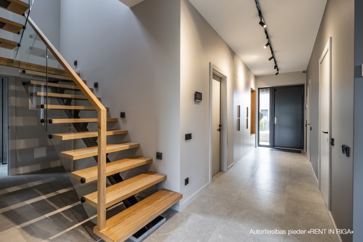 Izīrē māju, Jomas iela 4, Babītes novads, Babītes pagasts / 4 000 € 9