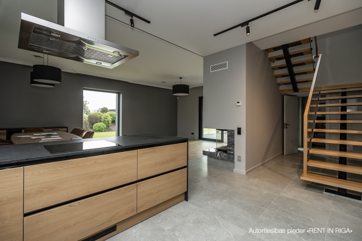 Izīrē māju, Jomas iela 4, Babītes novads, Babītes pagasts / 4 000 € 8