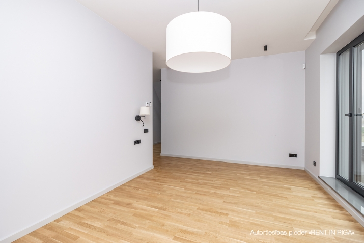 Izīrē māju, Jomas iela 4, Babītes novads, Babītes pagasts / 4 000 € 24