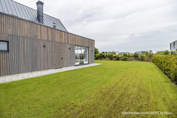 Izīrē māju, Jomas iela 4, Babītes novads, Babītes pagasts / 4 000 € 36