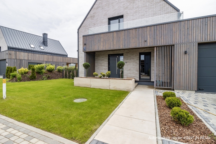 Izīrē māju, Jomas iela 4, Babītes novads, Babītes pagasts / 4 000 € 40