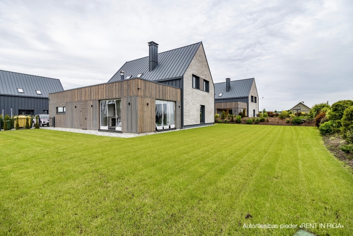 Izīrē māju, Jomas iela 4, Babītes novads, Babītes pagasts / 4 000 € 37
