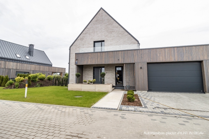 Izīrē māju, Jomas iela 4, Babītes novads, Babītes pagasts / 4 000 € 39