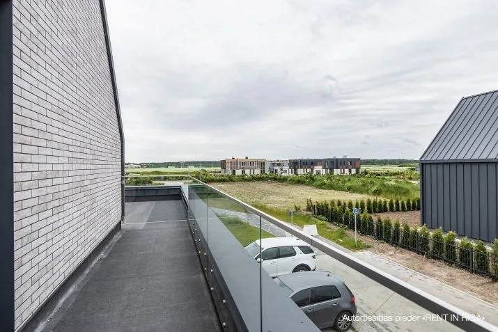 Pārdod māju, Jomas iela 4, Babītes novads, Babītes pagasts, Piņķi / 690 000 € 17