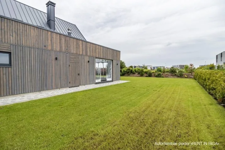 Pārdod māju, Jomas iela 4, Babītes novads, Babītes pagasts, Piņķi / 690 000 € 30
