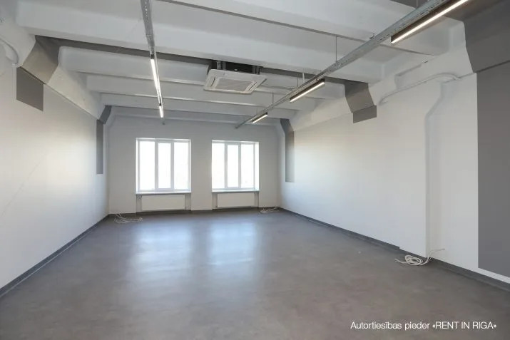Izīrē ražošanas telpas, Brīvības gatve iela 201, Rīga, Labais krasts, Teika / 1 720 € 4