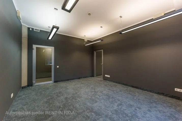 Izīrē biroju, Mūkusalas iela 41, Rīga, Kreisais krasts, Pārdaugava (tuvā) / 6 171 € 53
