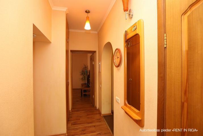 Bruņinieku iela 83 6