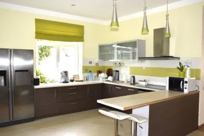 Izīrē māju, Rīgas iela 7, Jūrmala, Majori / 4 000 € 6