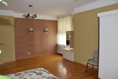 Izīrē māju, Rīgas iela 7, Jūrmala, Majori / 4 000 € 24
