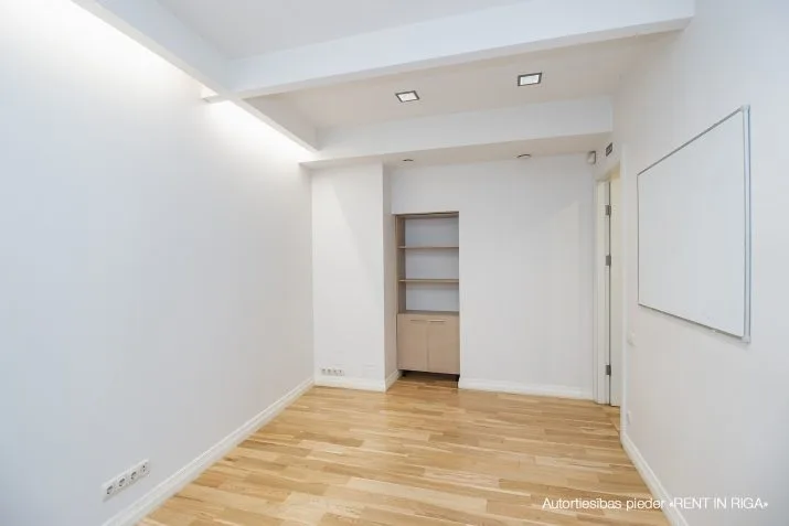 Office For Rent, Krišjāņa Barona street 36, Rīga, Labais krasts, Centrs / 2 500 € 13