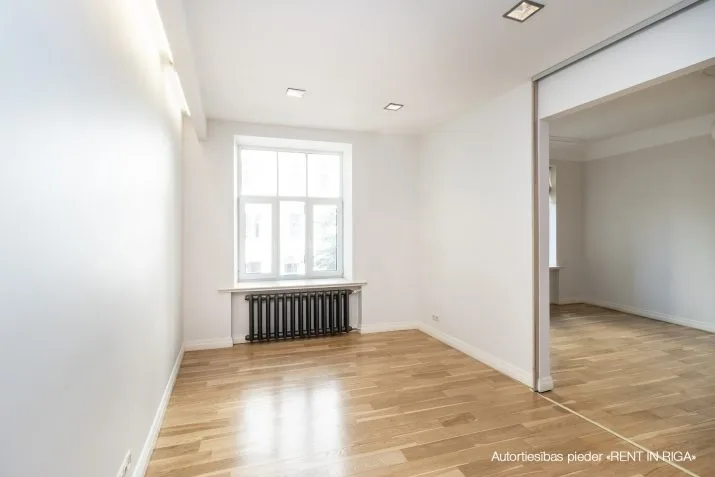 Office For Rent, Krišjāņa Barona street 36, Rīga, Labais krasts, Centrs / 2 500 € 18