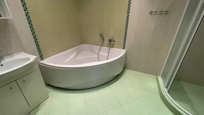 Izīrē māju, Berģu iela 10, Rīga, Labais krasts, Berģi / 1 300 € 15
