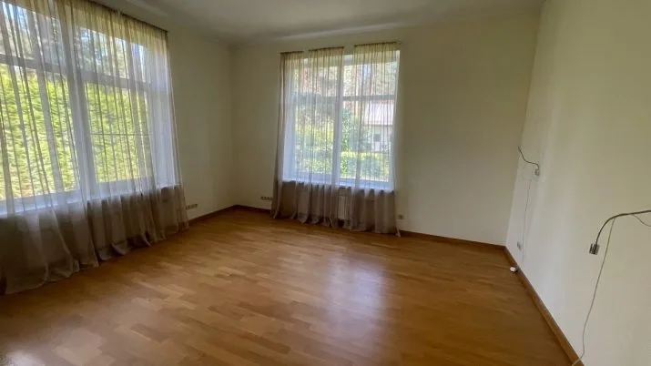 Izīrē māju, Berģu iela 10, Rīga, Labais krasts, Berģi / 1 300 € 13