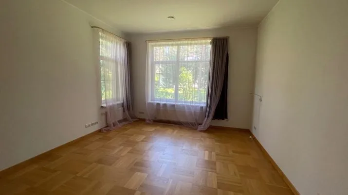 Izīrē māju, Berģu iela 10, Rīga, Labais krasts, Berģi / 1 300 € 17