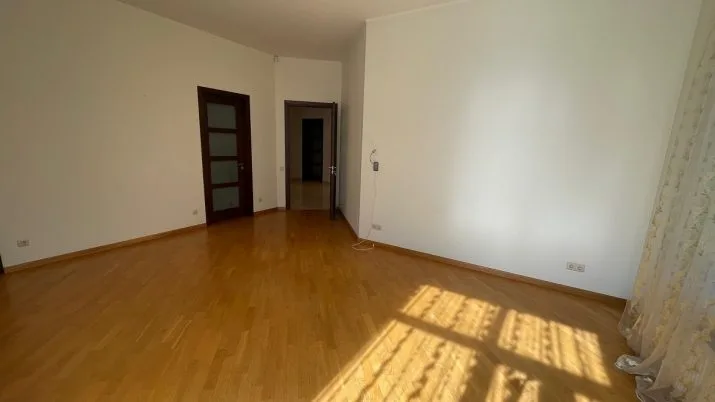 Izīrē māju, Berģu iela 10, Rīga, Labais krasts, Berģi / 1 300 € 19