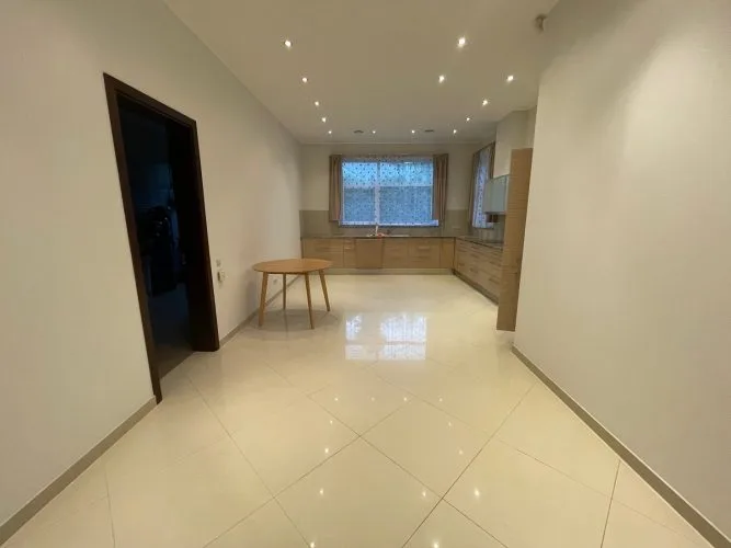 Izīrē māju, Berģu iela 10, Rīga, Labais krasts, Berģi / 1 300 € 11