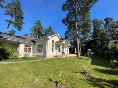 Izīrē māju, Berģu iela 10, Rīga, Labais krasts, Berģi / 1 300 € 1
