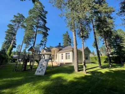 Izīrē māju, Berģu iela 10, Rīga, Labais krasts, Berģi / 1 300 € 3