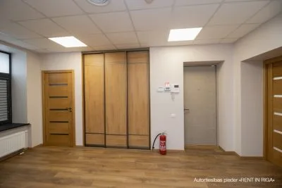Izīrē biroju, Pērnavas iela 41, Rīga, Labais krasts, Centrs / 1 137 € 3