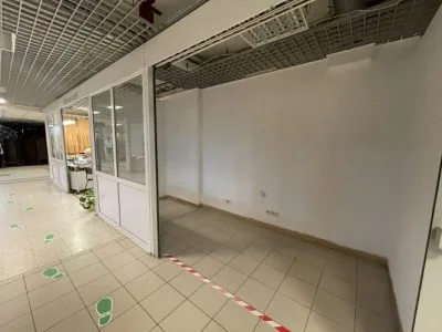 commercial premises For Rent, Dzelzavas street 74, Rīga, Labais krasts, Purvciems / 111 € 4