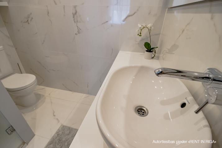 Izīrē dzīvokli, Alfrēda Kalniņa iela 6, Rīga, Labais krasts, Centrs / 1 500 € 9