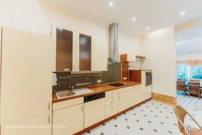 Izīrē māju, Lībekas iela 17, Rīga, Labais krasts, Mežaparks / 3 300 € 16