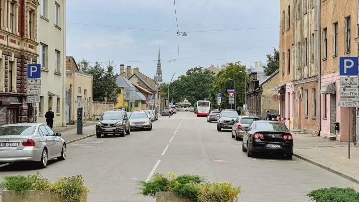 Pārdod dzīvokli, Jēzusbaznīcas iela 9, Rīga, Labais krasts, Centrs / 60 000 € 25