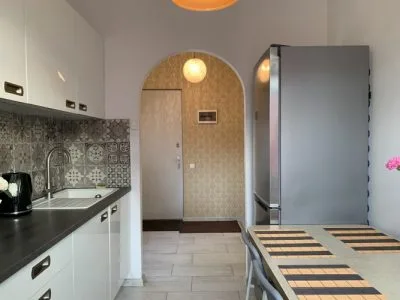 Izīrē dzīvokli, Merķeļa iela 6, Rīga, Labais krasts, Centrs / 590 € 3