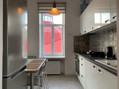 Izīrē dzīvokli, Merķeļa iela 6, Rīga, Labais krasts, Centrs / 590 € 2