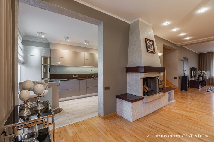 Изображение 1 из 27