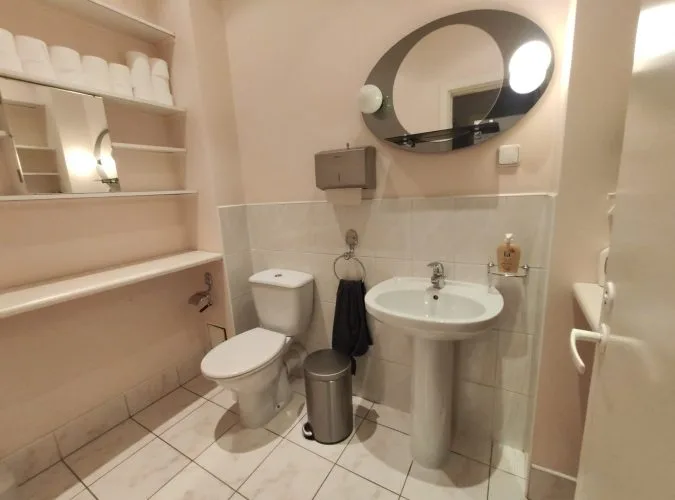 Izīrē biroju, Baznīcas iela 31, Rīga, Labais krasts, Centrs / 1 291 € 8