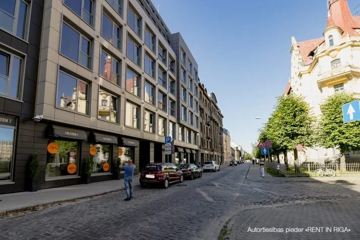 Pārdod dzīvokli, Strēlnieku iela 7, Rīga, Labais krasts, Centrs / 330 000 € 24