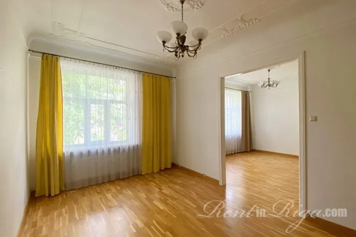 Baznīcas iela 27/29 1