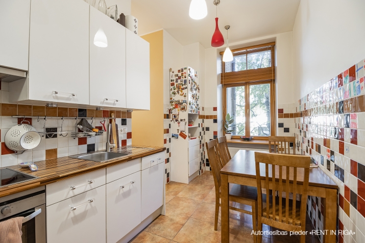 Pārdod dzīvokli, Dzirnavu iela 53, Rīga, Labais krasts, Centrs / 278 000 € 12