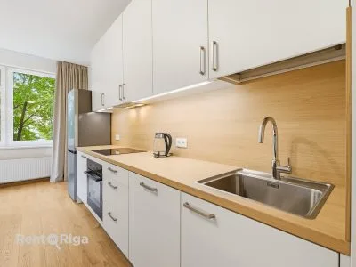 Skaists, svaigi remontēts dzīvoklis ilgtermiņa īrei., Duntes iela 28, Rīga / 700 € 3