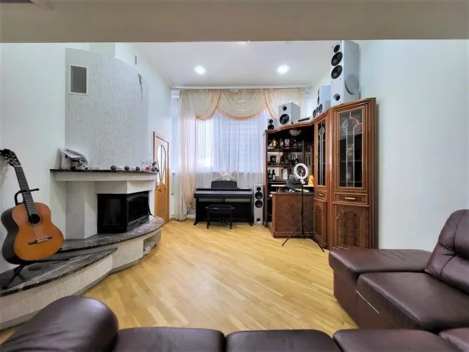 Pārdod dzīvokli, Eizenšteina iela 53, Rīga, Labais krasts, Mežciems / 149 000 € 10