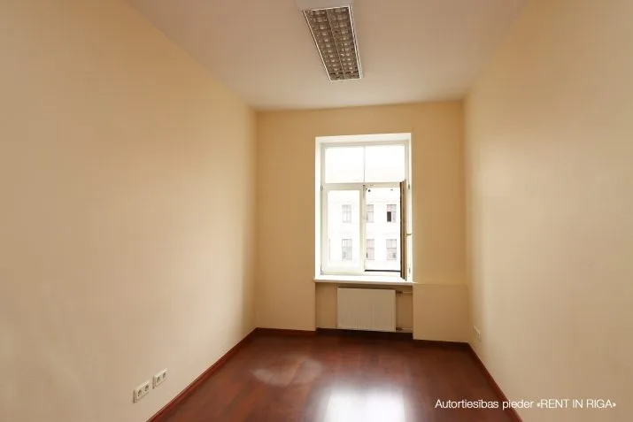 Pārdod dzīvokli, Merķeļa iela 6, Rīga, Labais krasts, Centrs / 156 000 € 8