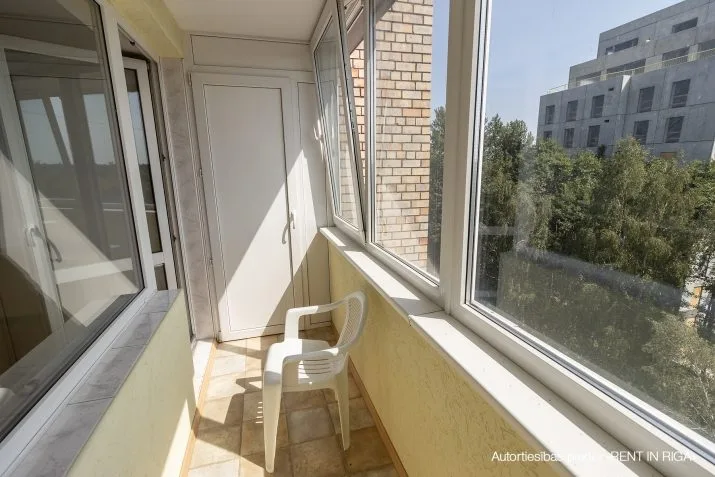 Izīrē dzīvokli, Mirdzas Ķempes iela 1, Rīga, Labais krasts, Mežaparks / 500 € 15