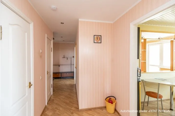 Izīrē dzīvokli, Mirdzas Ķempes iela 1, Rīga, Labais krasts, Mežaparks / 500 € 18