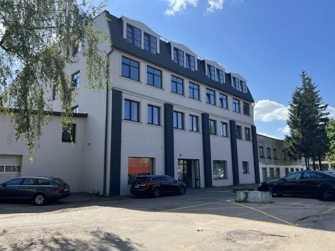Uriekstes iela 1 1