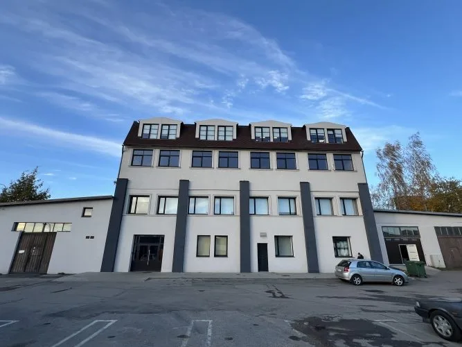 Uriekstes iela 1 1